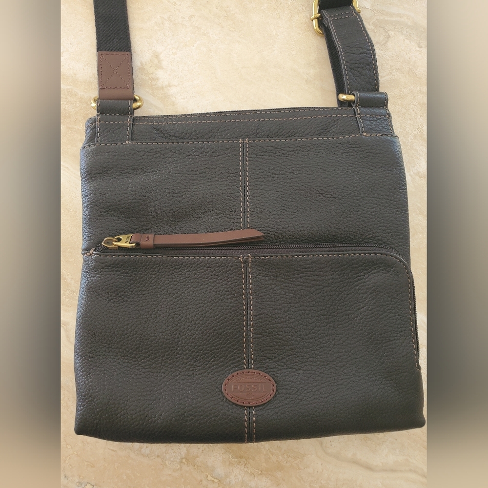 NEW FOSSIL CROSSBODY MESSENGER BAG BLACK W/ BROWN ACCENTS - Picture 3 of 11